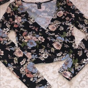 🔥L/S Floral Crop Top, so soft. NWOT